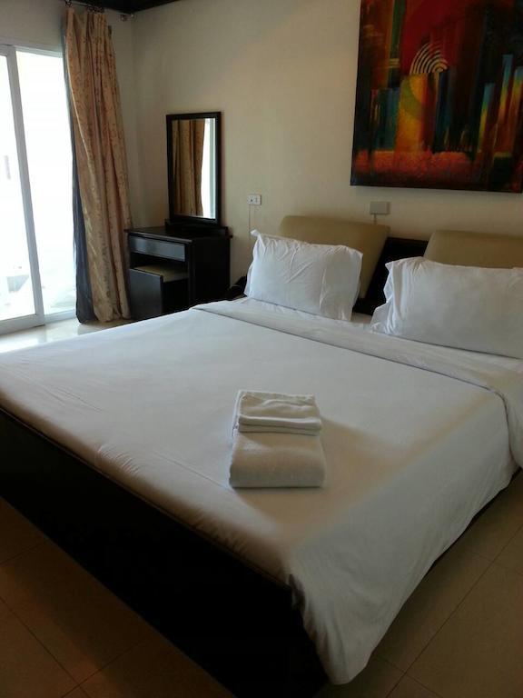 Safe House Hostel Patong Kamer foto